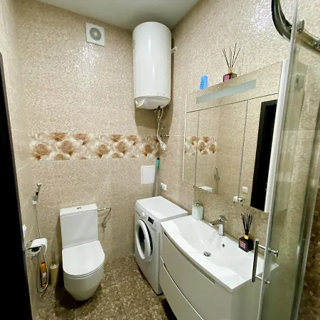 Italian Boulevard Modern Apartment Odesa Exterior photo