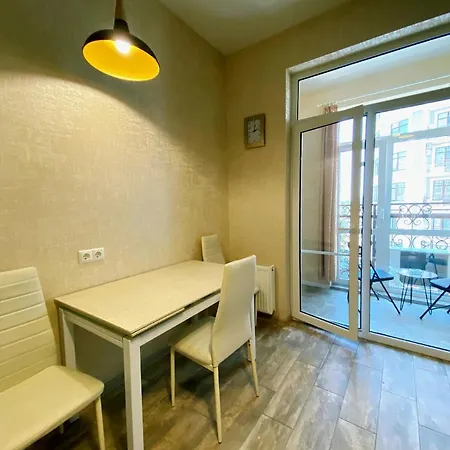 Italian Boulevard Modern Apartment Odesa Exterior photo